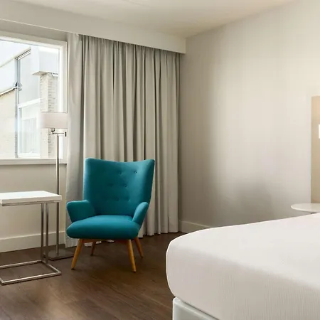 فندق ان اتش أمستردام مطار سخيبول 4*