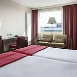 ان اتش أمستردام مطار سخيبول 4*